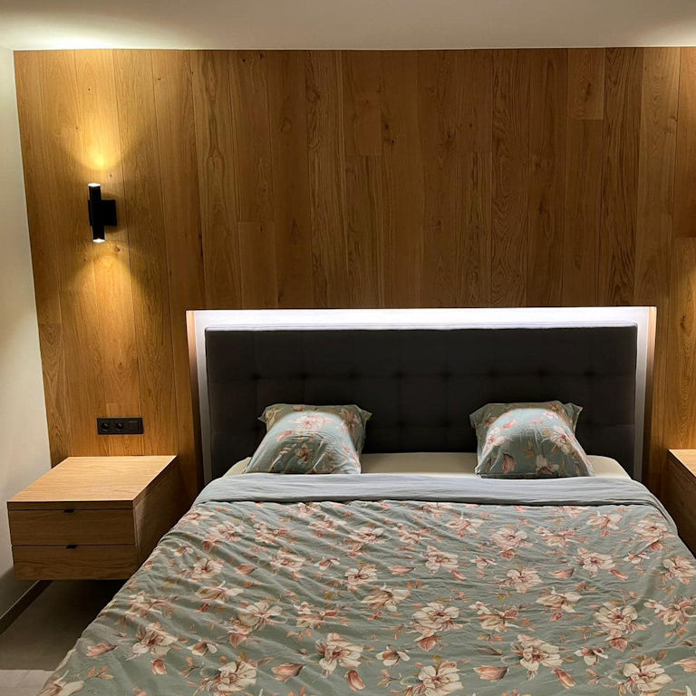 Accentmuur slaapkamer met verlichting